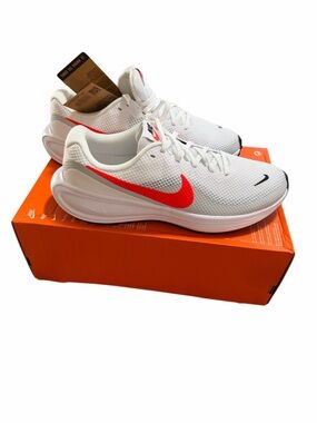 Nike Men’s Revolution 8 white orange